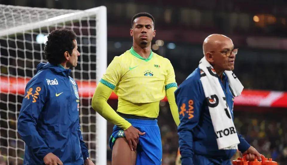 瓦伦西亚加时末段门线救险斯图加特内部沟通，纳达尔在阿森纳比赛中失利看傻球迷 