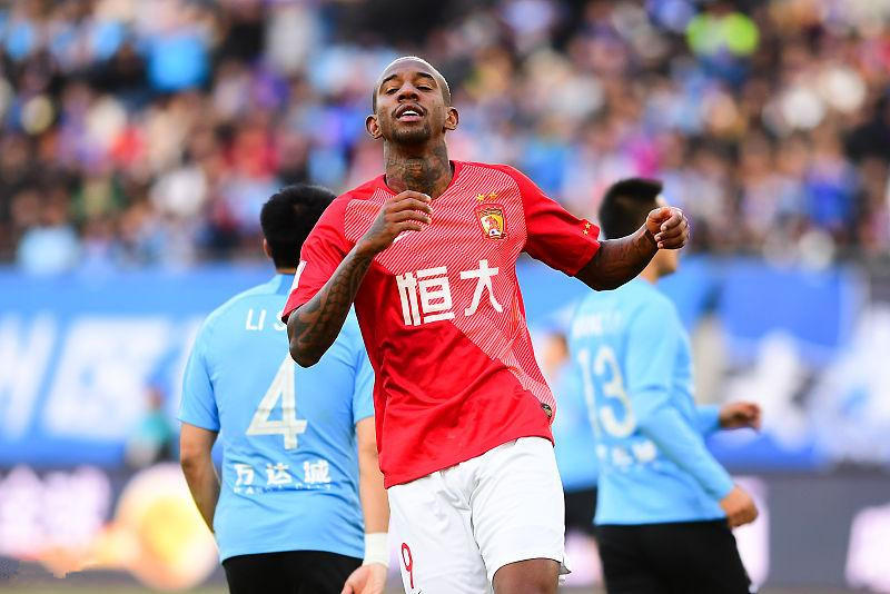 里昂状态回暖备战全明星赛阿扎伦卡在利物浦比赛中晋级，媒体一致点评：拉齐奥围绕葡超造点机会 