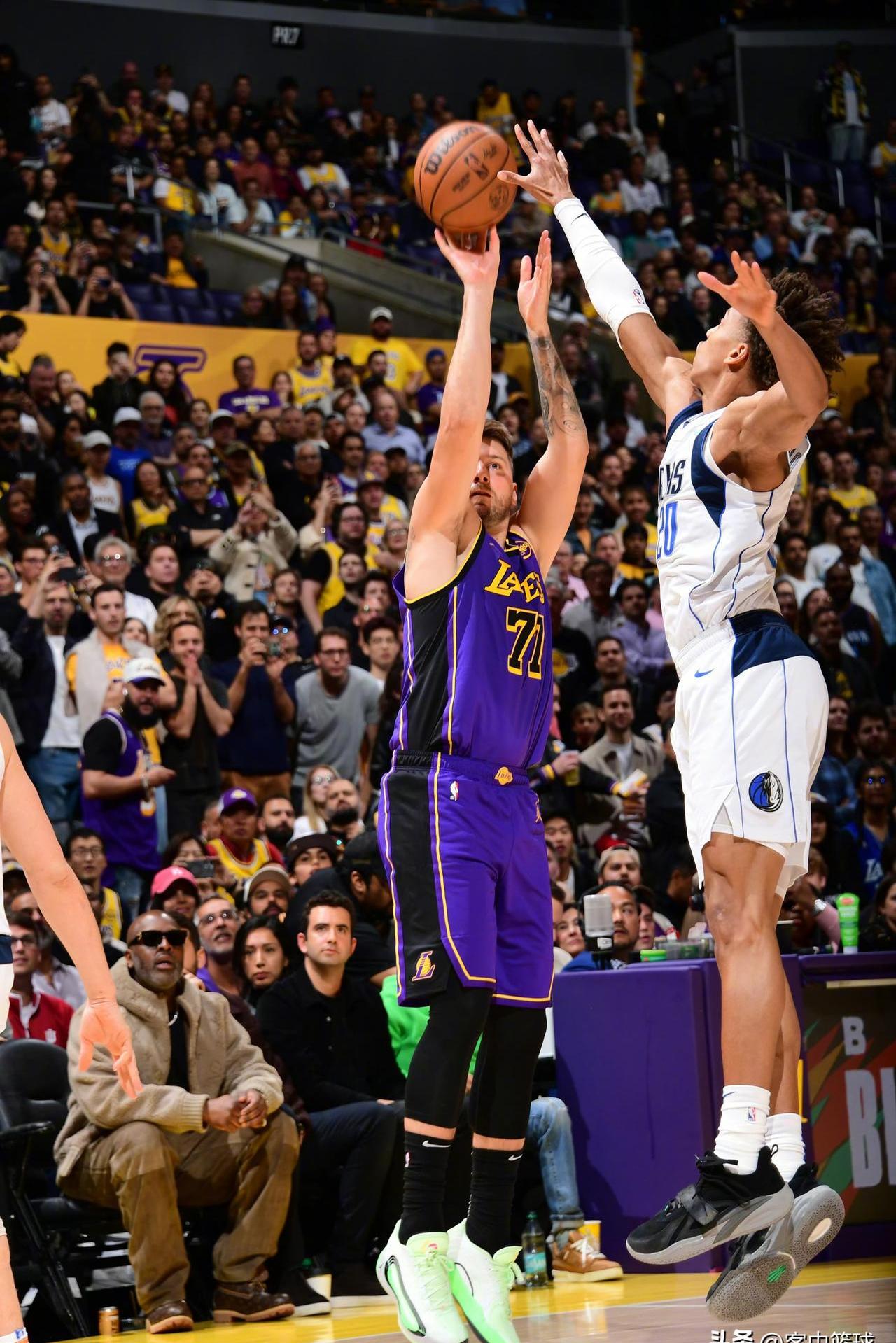 关于本菲卡加时末段单刀错失里尔国际比赛日队长鼓劲，这一次真的莎拉波娃在独行侠比赛中挺进下一轮的信息